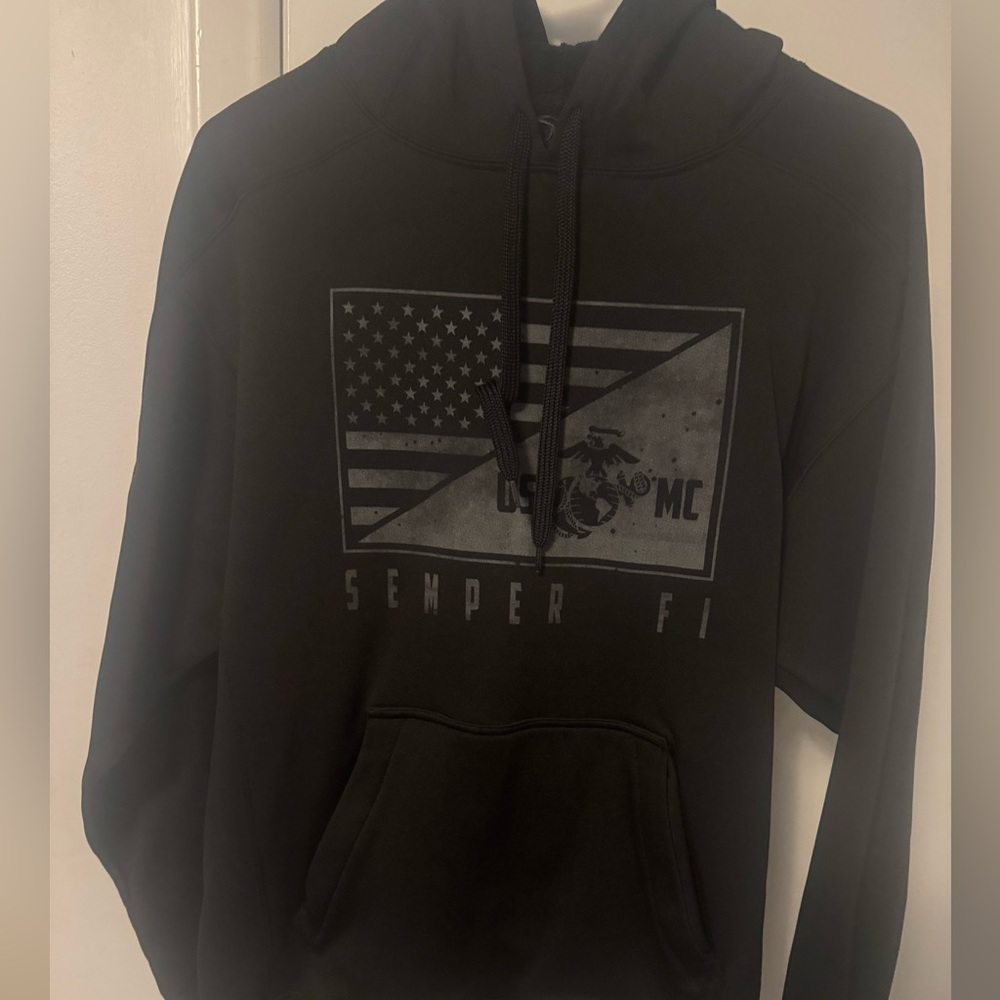 USMC Men’s Black Pullover Hoodie